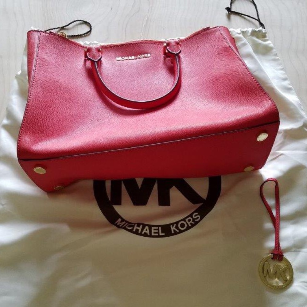 Michael Kors purse